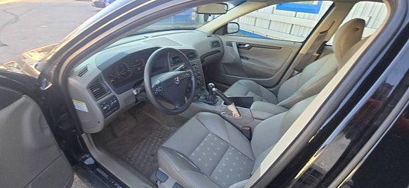 Volvo S60 5 of 6