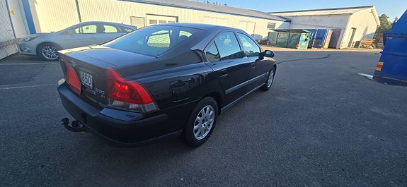 Volvo S60 3 of 6
