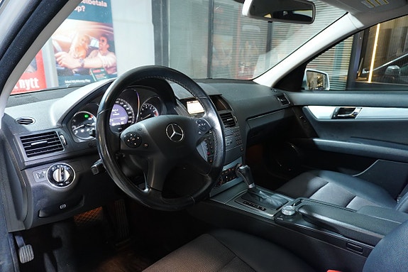 Mercedes-Benz C180 13 of 24
