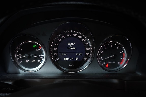 Mercedes-Benz C180 20 of 24