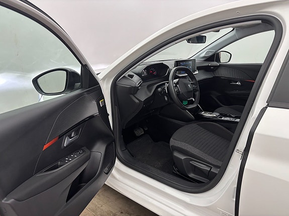 Peugeot 208 12 of 25