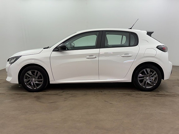 Peugeot 208 3 of 25