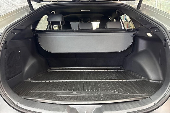 Toyota bZ4X 12 of 21