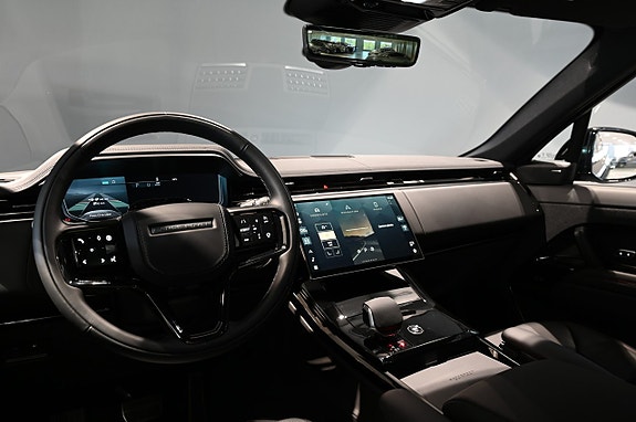 Land Rover Range Rover Sport 13 of 30