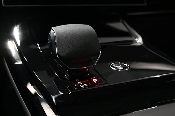 Land Rover Range Rover Sport 24 of 30