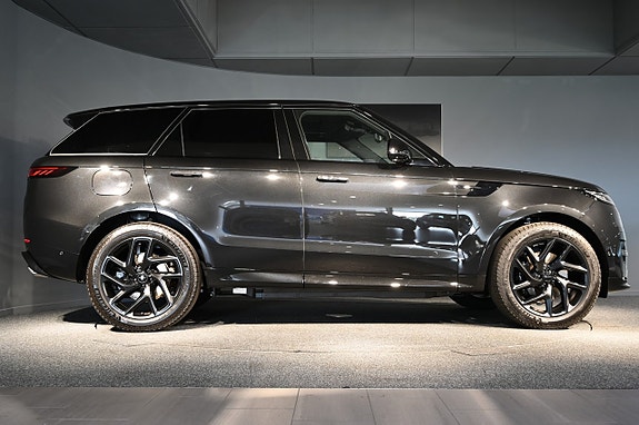Land Rover Range Rover Sport 7 of 30