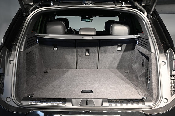 Land Rover Range Rover Sport 27 of 30