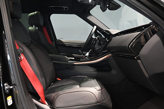 Land Rover Range Rover Sport 14 of 30