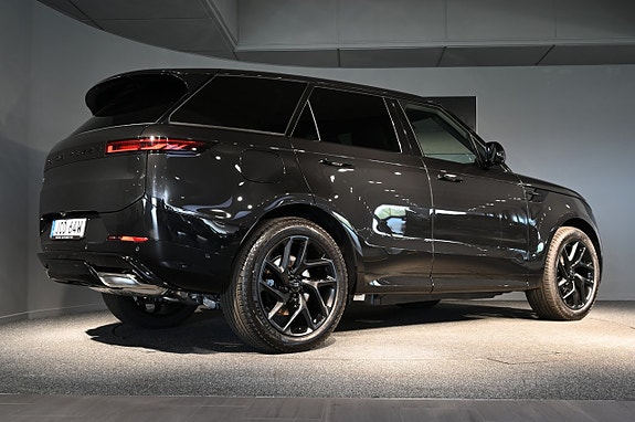 Land Rover Range Rover Sport 6 of 30
