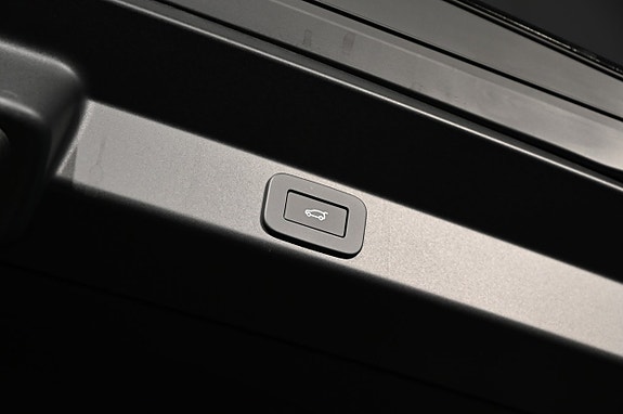 Land Rover Range Rover Sport 29 of 30