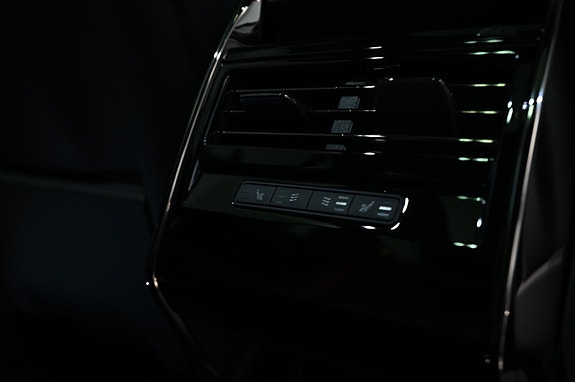 Land Rover Range Rover Sport 25 of 30