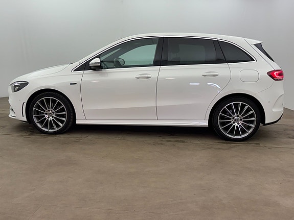 Mercedes-Benz B250 e 3 of 24