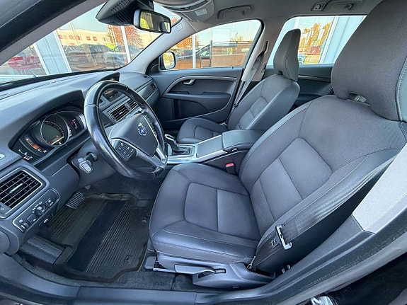 Volvo XC70 18 of 25