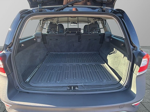 Volvo XC70 11 of 25