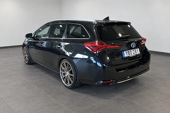 Toyota Auris 4 of 14