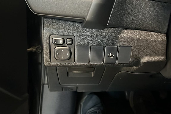 Toyota Auris 12 of 14