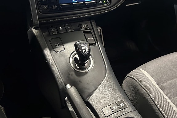 Toyota Auris 11 of 14