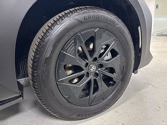 Toyota bZ4X 11 of 17