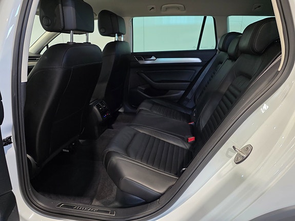 Volkswagen Passat Alltrack 20 of 28
