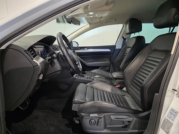 Volkswagen Passat Alltrack 3 of 28