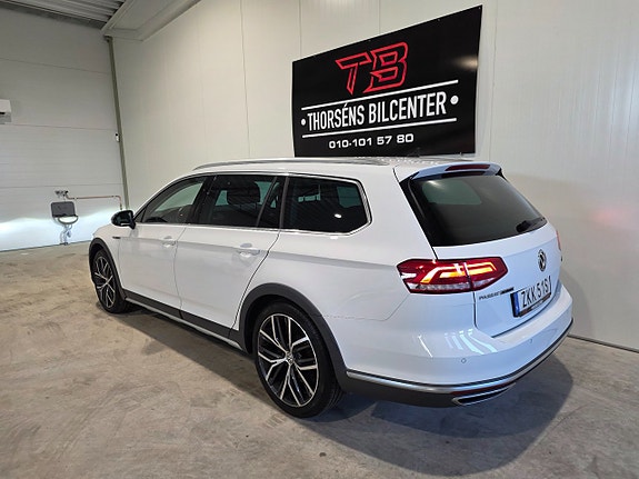 Volkswagen Passat Alltrack 14 of 28