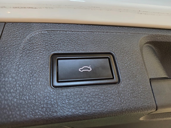 Volkswagen Passat Alltrack 26 of 28