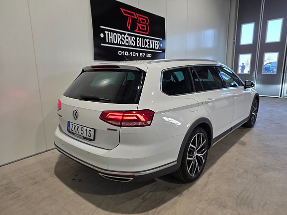 Volkswagen Passat Alltrack 10 of 28