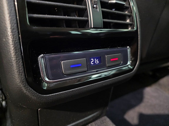 Volkswagen Passat Alltrack 21 of 28