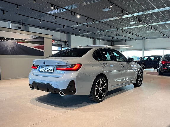 BMW 330e 4 of 17
