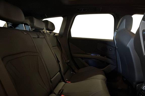 BMW iX3 7 of 21