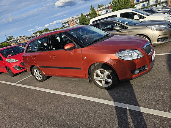 Skoda Fabia 2 of 12