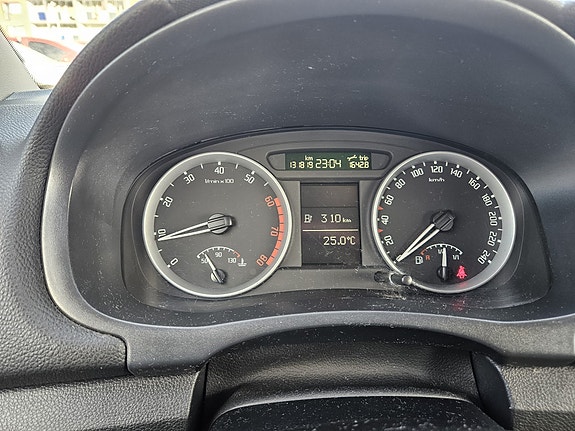 Skoda Fabia 5 of 12