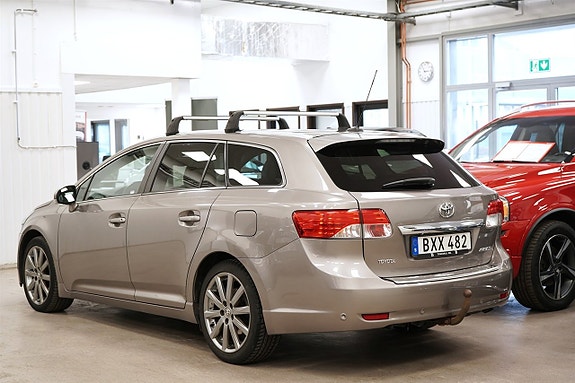 Toyota Avensis 3 of 26