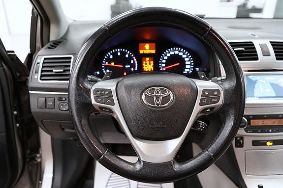 Toyota Avensis 20 of 26