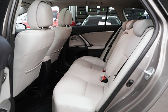 Toyota Avensis 11 of 26