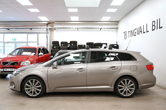 Toyota Avensis 2 of 26