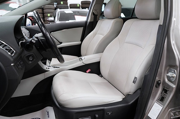 Toyota Avensis 18 of 26