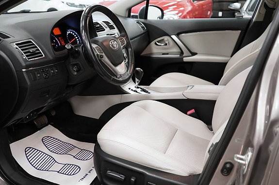 Toyota Avensis 10 of 26