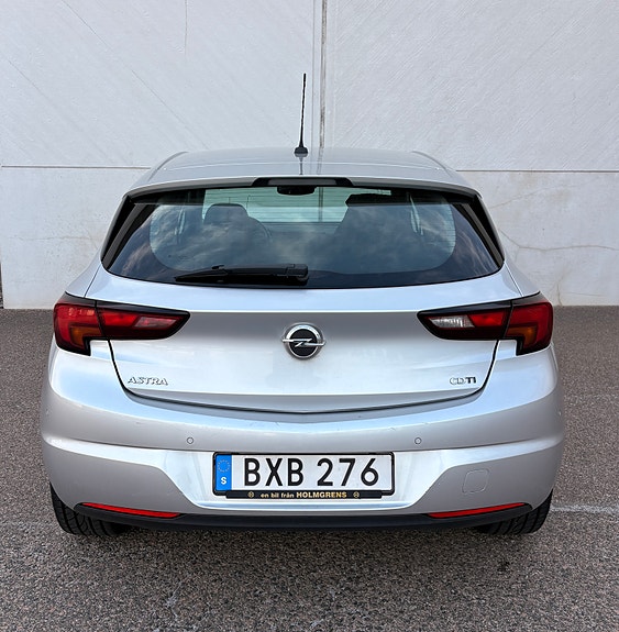 Opel Astra 8 of 9