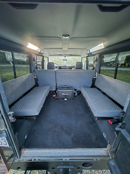 Land Rover Defender 110 10 of 12