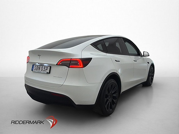 Tesla Model Y 9 of 30