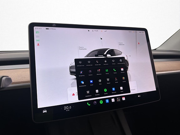 Tesla Model Y 20 of 30