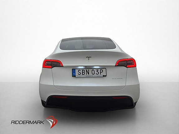 Tesla Model Y 8 of 30