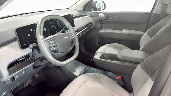 Kia EV3 8 of 12