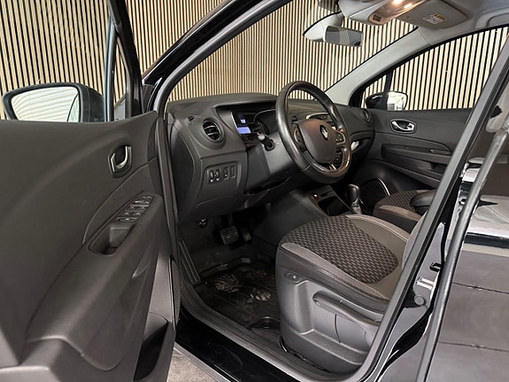 Renault Captur 10 of 27