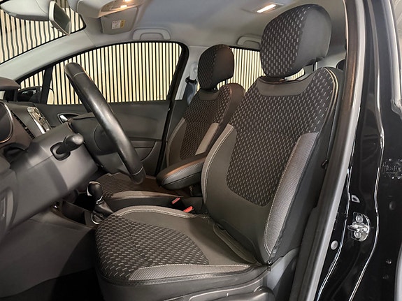 Renault Captur 11 of 27