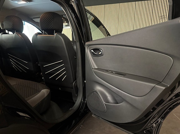 Renault Captur 24 of 27