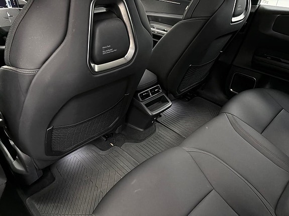 Polestar 4 12 of 17