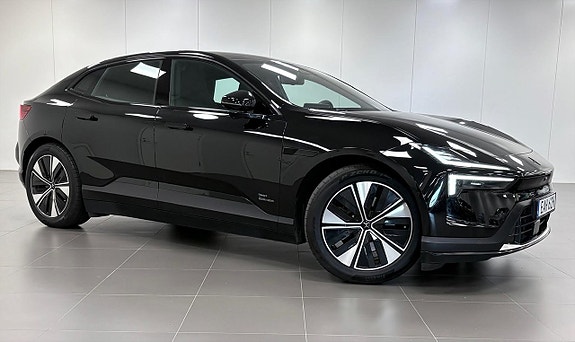 Polestar 4 2 of 17