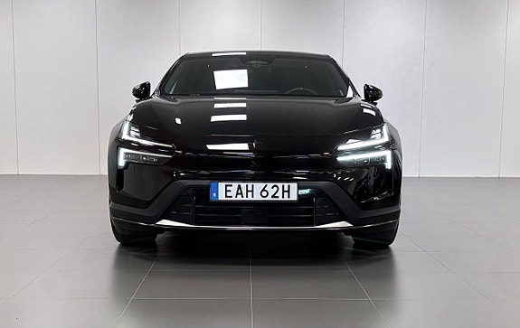 Polestar 4 3 of 17